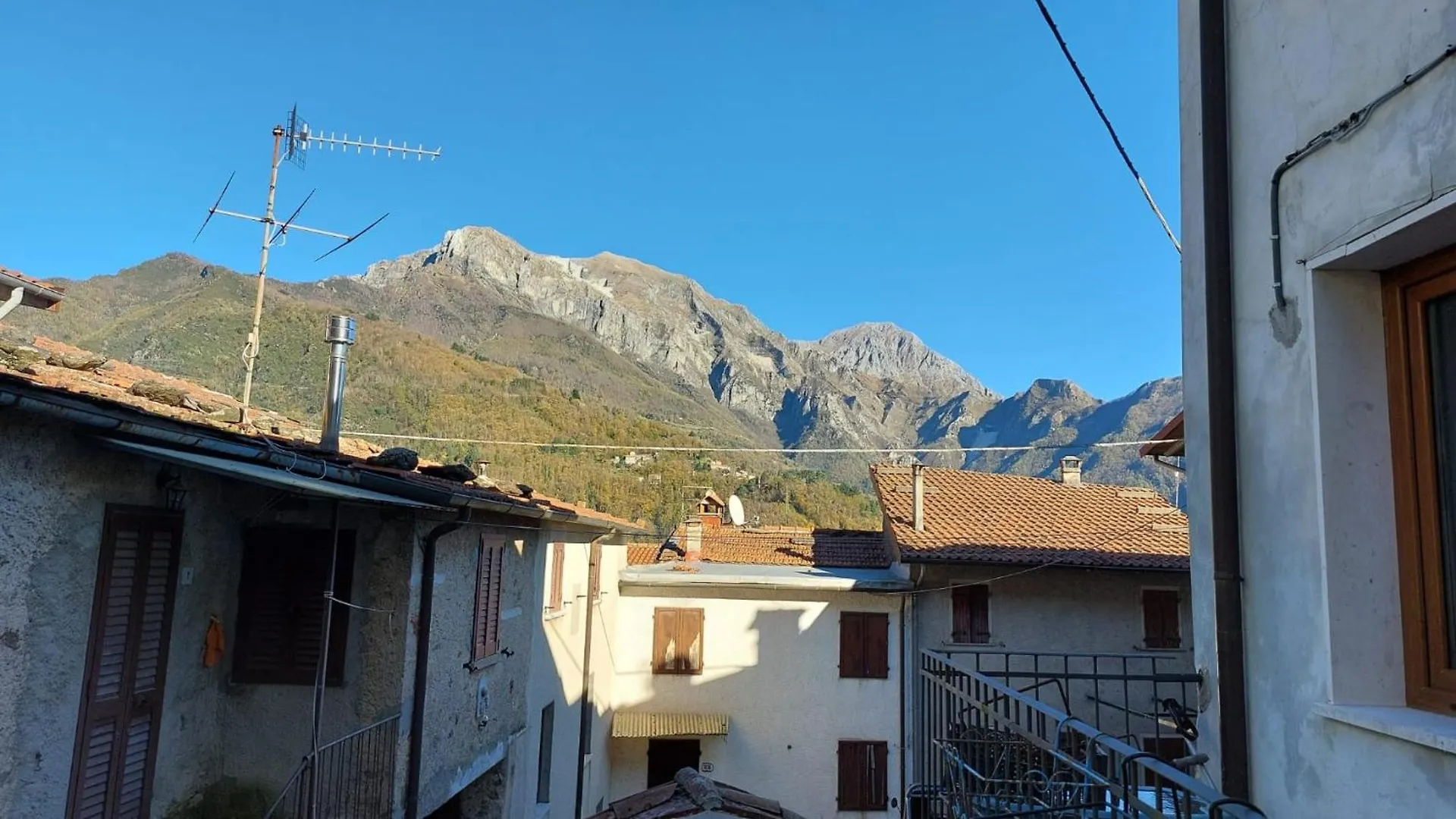 La Casa Tra I Castagni Villa Seravezza 0*,  Italy